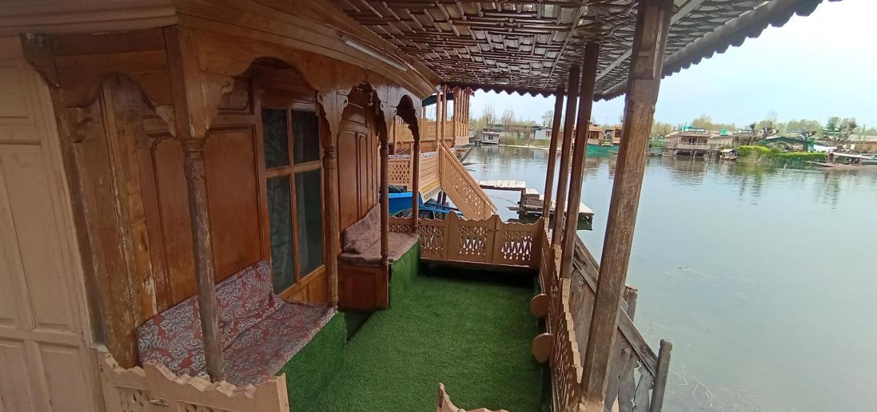 New Bombay Heritage Group Of Houseboats Σριναγκάρ Εξωτερικό φωτογραφία