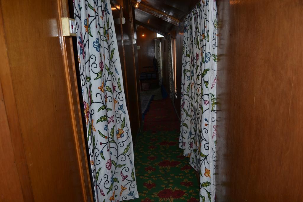 New Bombay Heritage Group Of Houseboats Σριναγκάρ Εξωτερικό φωτογραφία