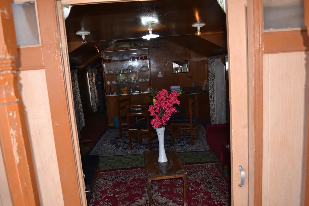 New Bombay Heritage Group Of Houseboats Σριναγκάρ Εξωτερικό φωτογραφία